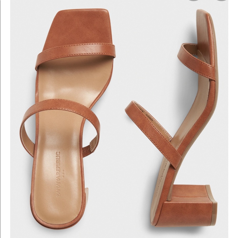Block heel sandal